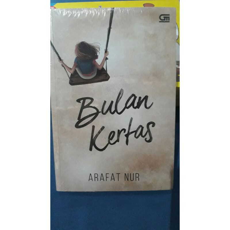BULAN KERTAS