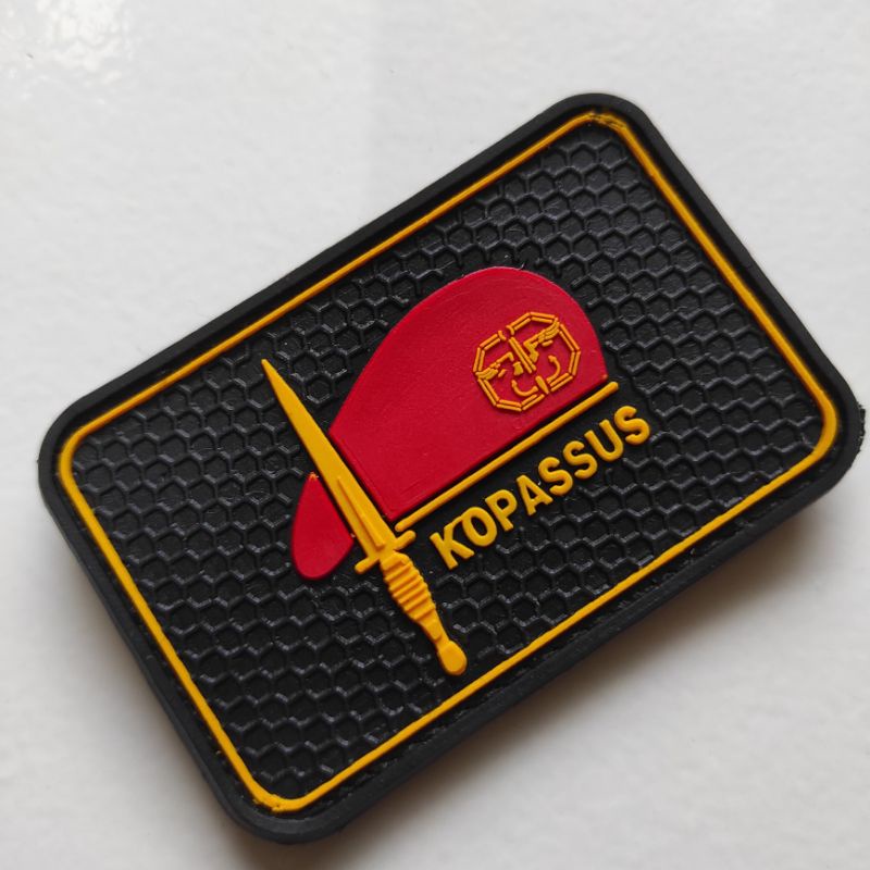 patch rubber logo kopassus baret merah/patch rubber tni/tempelan emblem karet velcro