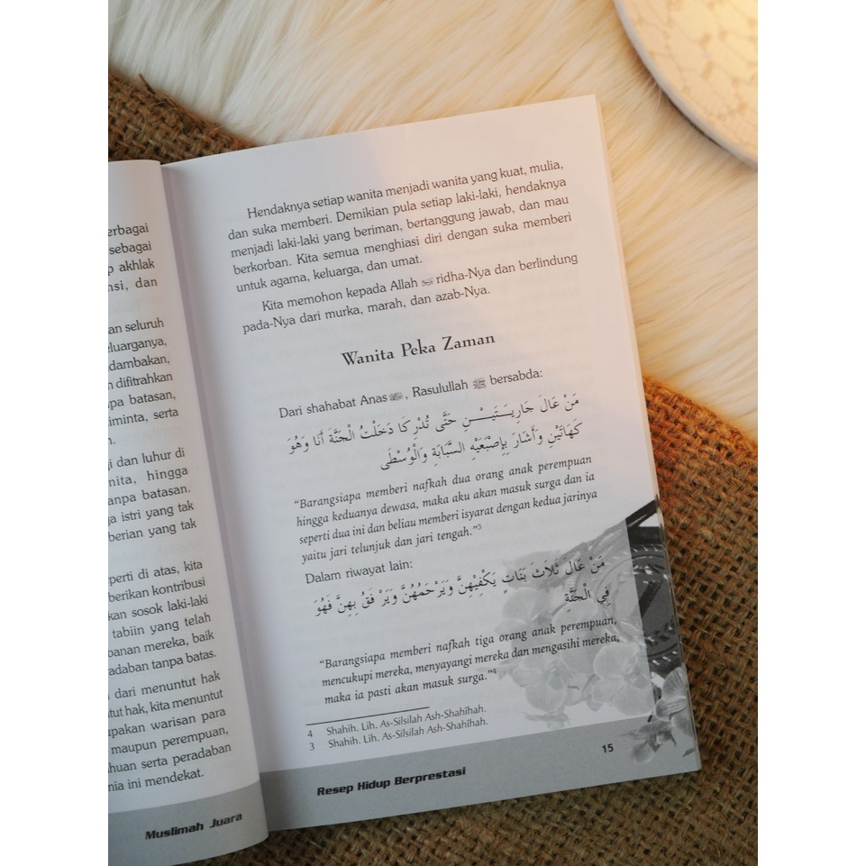 ORIGINAL Buku Muslimah Juara 'Resep Hidup Berprestasi dari Gadis hingga Nenek-nenek - Dr. Butsainah Ash-Shabuni Penerbit Aqwam
