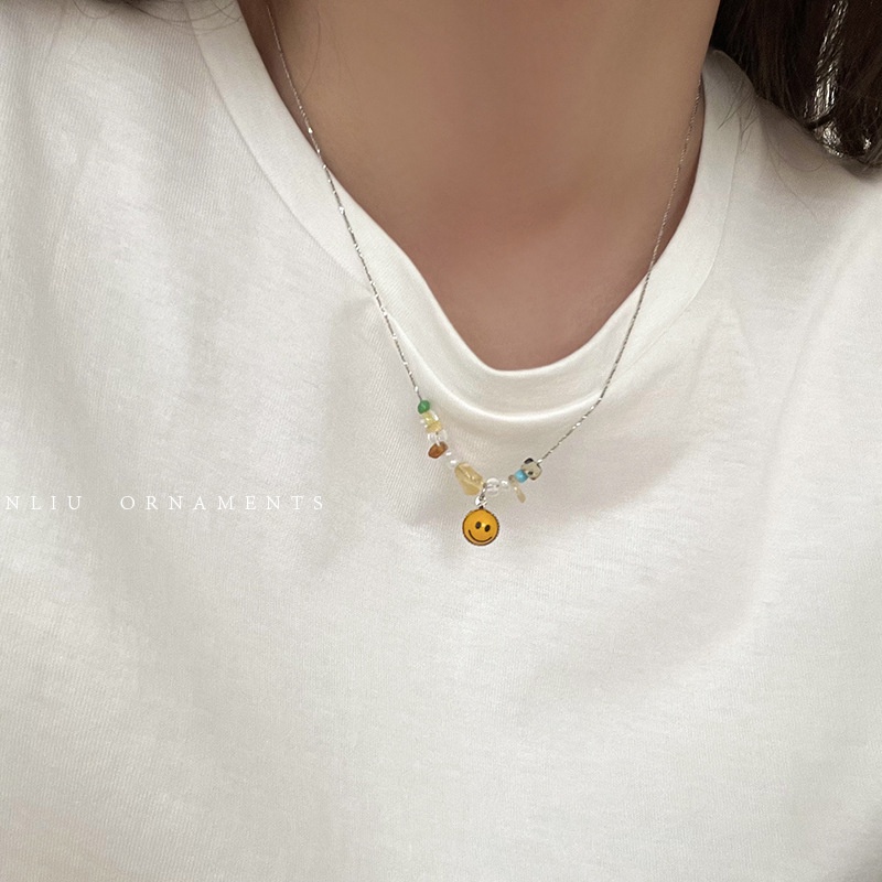 Kalung Rantai Klavikula Desain Smiley Warna Kuning Gaya Hip Hop Vintage Untuk Aksesoris