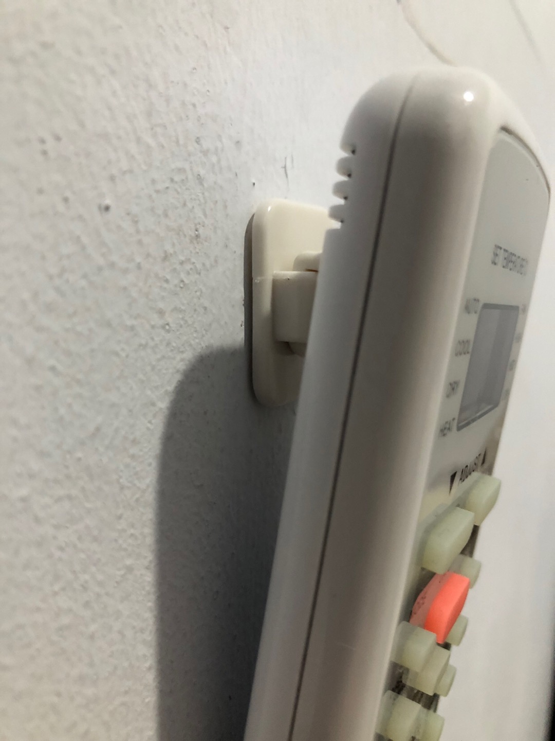 Gantungan Holder Remote Tv Dvd Ac Serbaguna Hook Set 2pcs Tempel Dinding Import