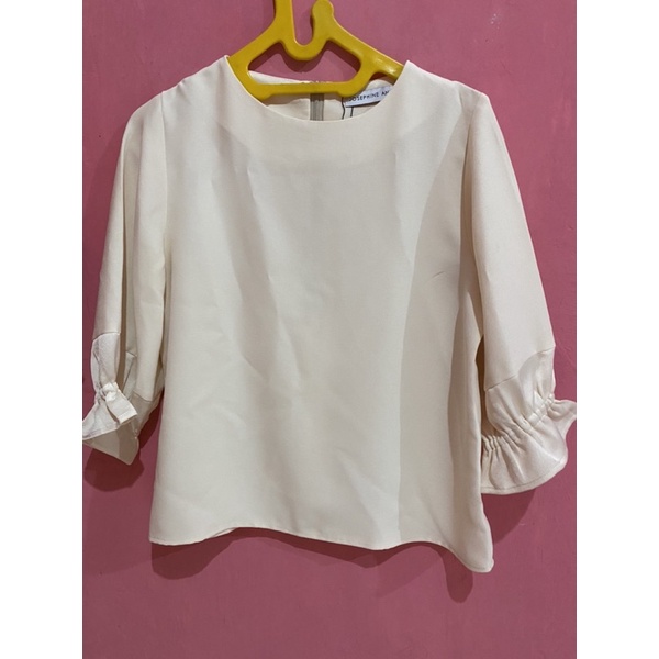 Preloved Atasan Kerja Josephine Anni