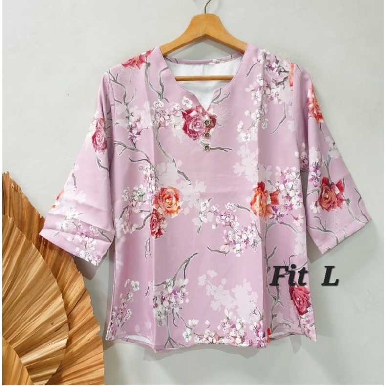 SHERATON LENGAN 3/4 V NECK WHITE BLOUSE /BUNGA SAKURA KYOTO FLOWER - DELIGHTLINE ATASAN VNECK WANITA-FIT L-3 BUTTON PINK