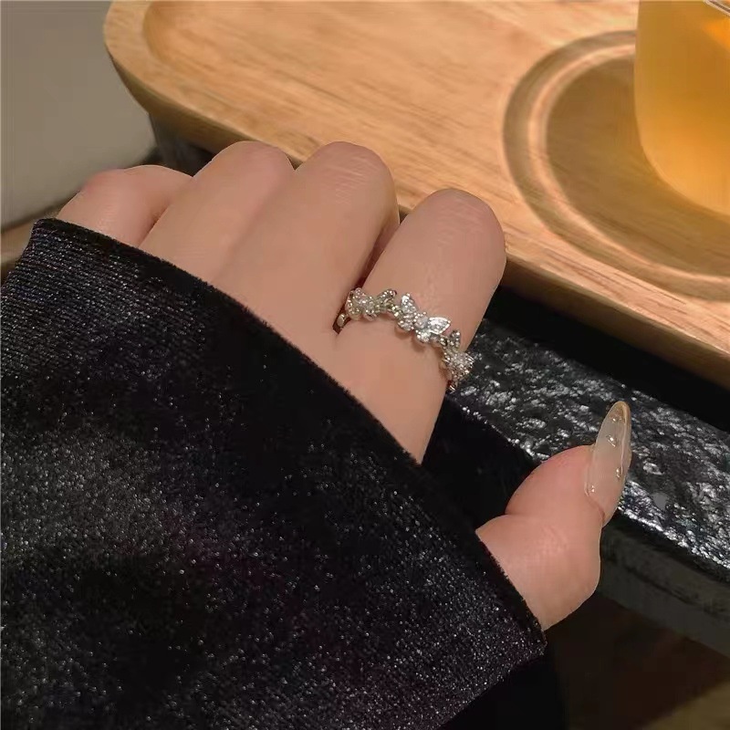 Cincin Model Terbuka Adjustable Desain Kupu-Kupu Aksen Zircon Gaya Korea