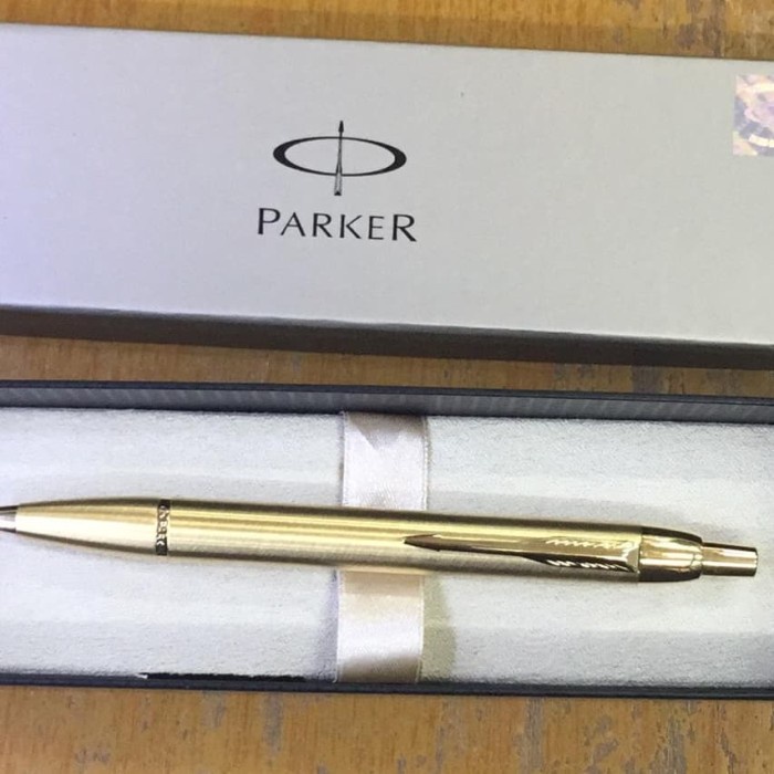 

Parker IM Brushed Metal Gold Trim GT Ballpoint Pen promo