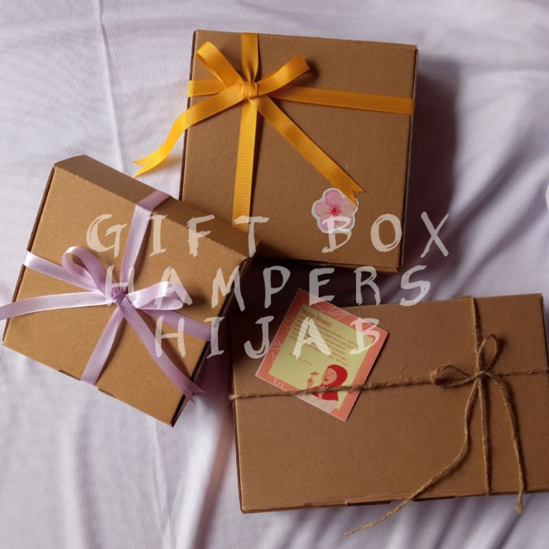

Hijab hampers/gift box/kado wisuda /kado ulang tahun /kado cewek /paket muslim