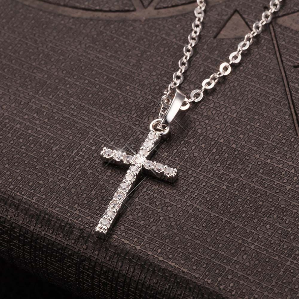 Needway  Party Gift Women Necklaces Minimalism Clavicle Chains Cross Necklaces Cross Elegant Silver Color Diamond Rhinestone Choker Korean Style/Multicolor