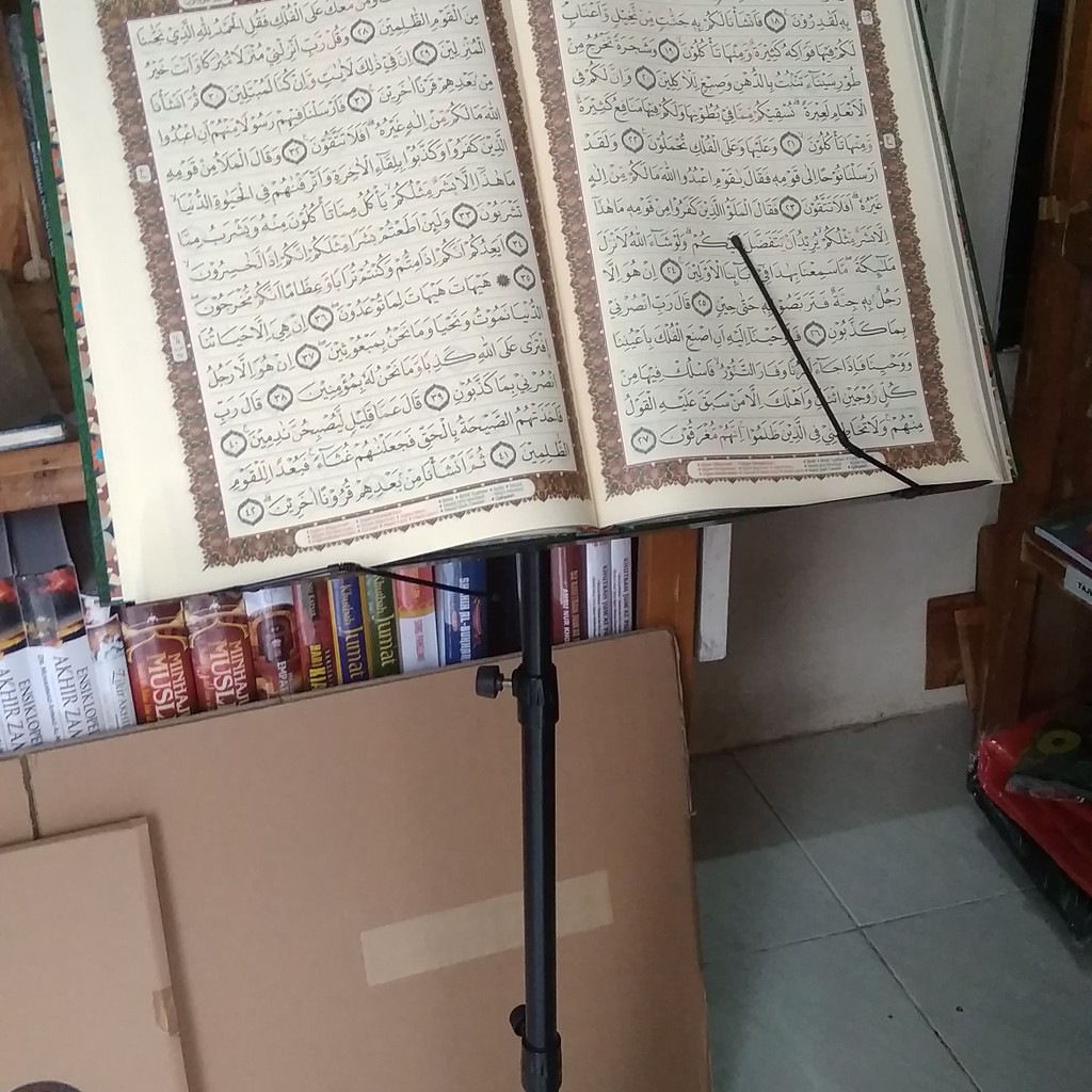 Rehal Duduk - Rekal Quran - Lekar Tripod Standing Quran Berdiri termasuk Al Quran Ar Razzaq Jumbo