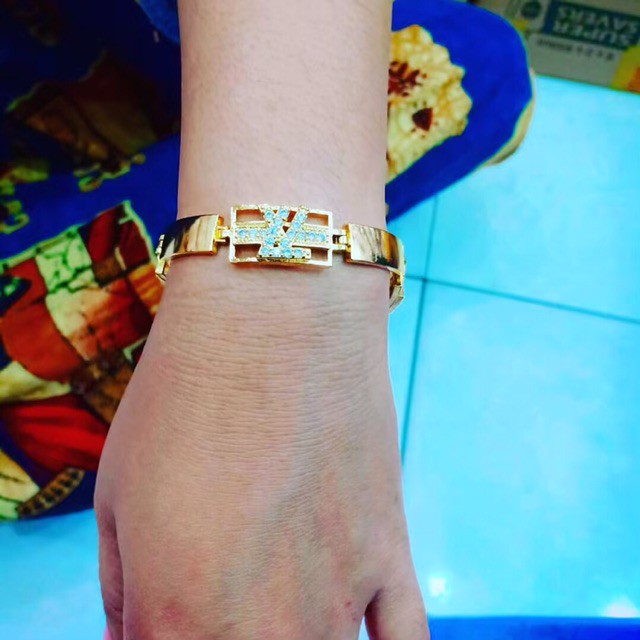 Gelang tangan wanita lapis emas motif LV