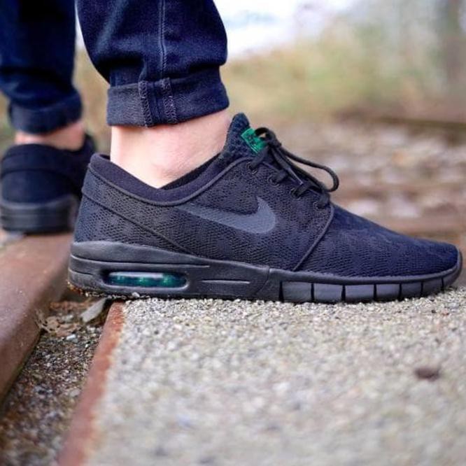 janoski max triple black