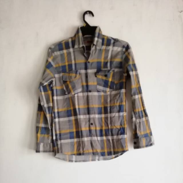 KEMEJA PRIA LENGAN PANJANG MOTIF KOTAK PRELOVED SECOND