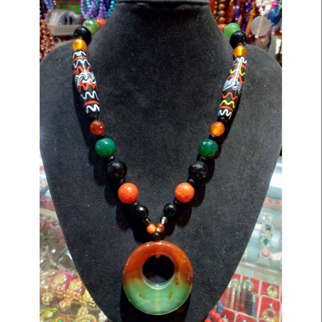 Kalung Batu Kalimantan