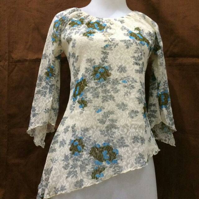 Blouse asimetris