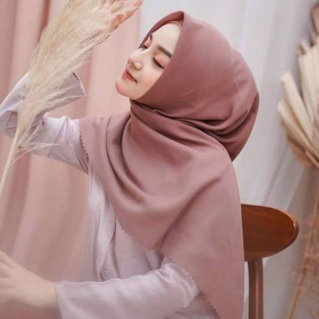 (FREE POUCH) HIJAB SEGI EMPAT VOAL OSKARA LC BY AZAHRA