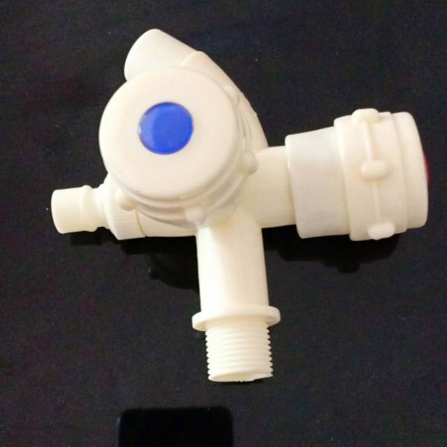 Kran cabang plastik PVC putar kran air