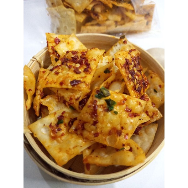 

pangsit goreng kayfa snack pedas wangi daun jeruk