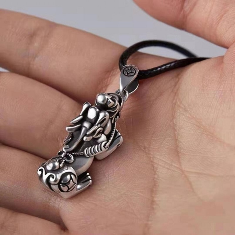 Kalung Liontin Pixiu Lucky Animal Gaya China Vintage Untuk Pria