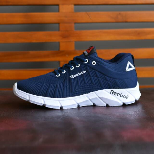 sepatu reebok