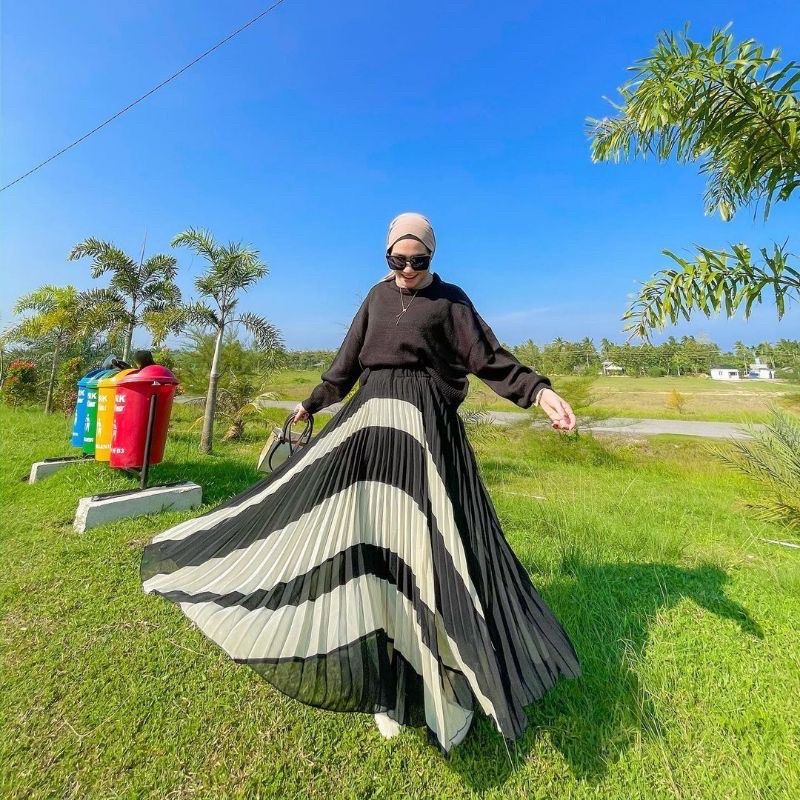 4124 Rok Wanita Asymetris