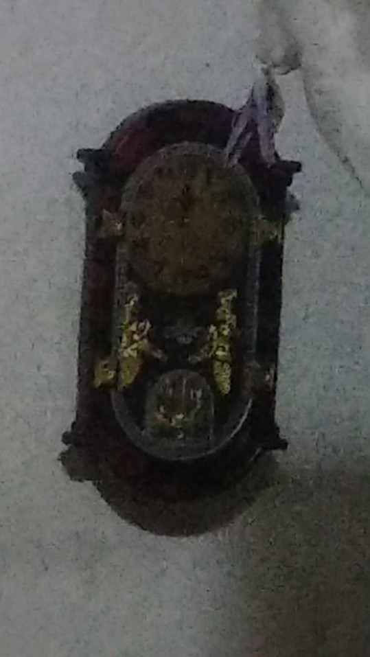 Jam Dinding Unik Bunyi Komedi Putar