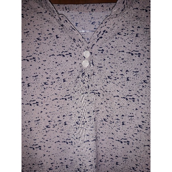 *Preloved*Kaos wanita v neck kancing busui
