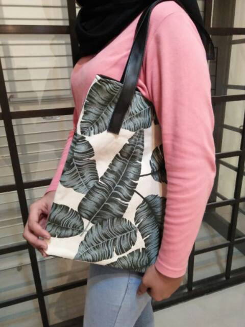 Totebag LEAF PANJANG | Totebag tas sekolah tas Kanvas Motif ( COD BAYAR DITEMPAT )Pake Resleting