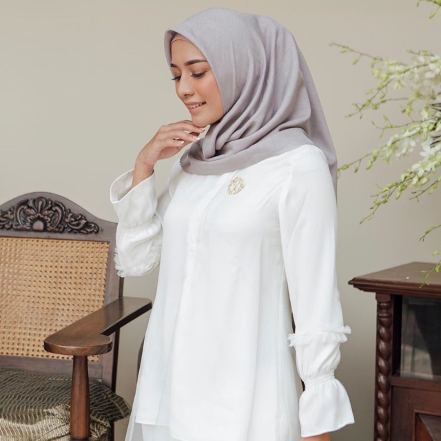 Kala Tunic Wearing Klamby White