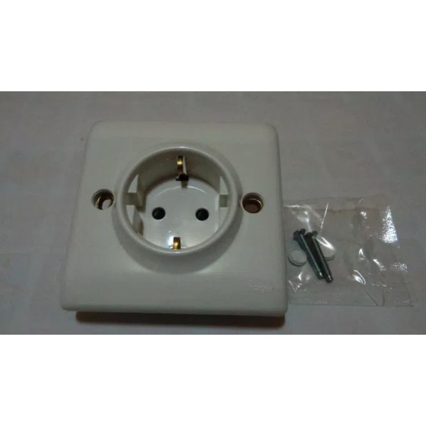 Colokan Listrik Socket Hager 16 A Without Shutter XS8413 Hager