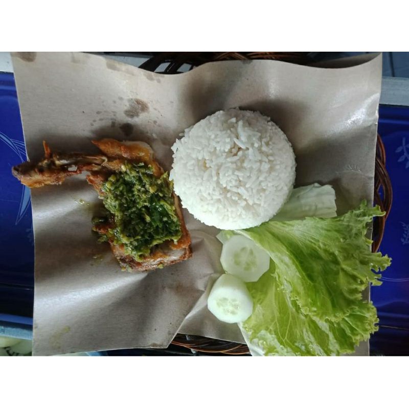 

Ayam Penyet Paha Sambal Ijo/Sambal Merah