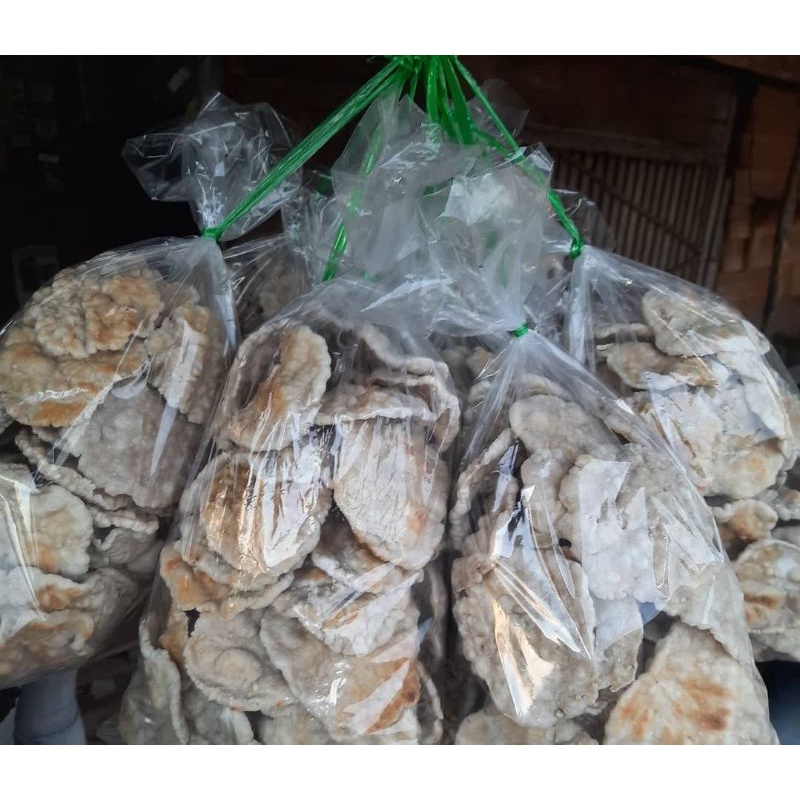 

kelempang tunu bantet isi 50 biji free sambal pedas nampoll home made kelempang bantat , gurih, dan ikan nya terasa.. happy shopping #kuliner palembang #kemplangtunupalembang