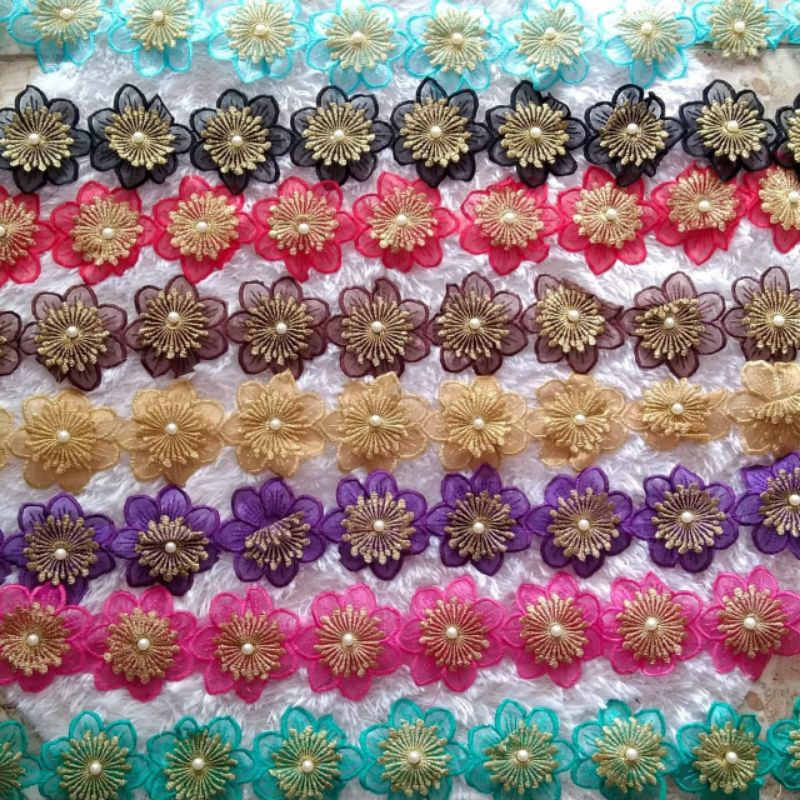 Renda Bordir Bunga Emas Tengah 1Meter Renda Bunga Emas Tengah warna Bordir super murah. Bordil aplik