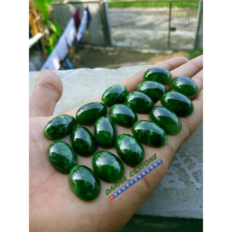 Giok nephrite jade