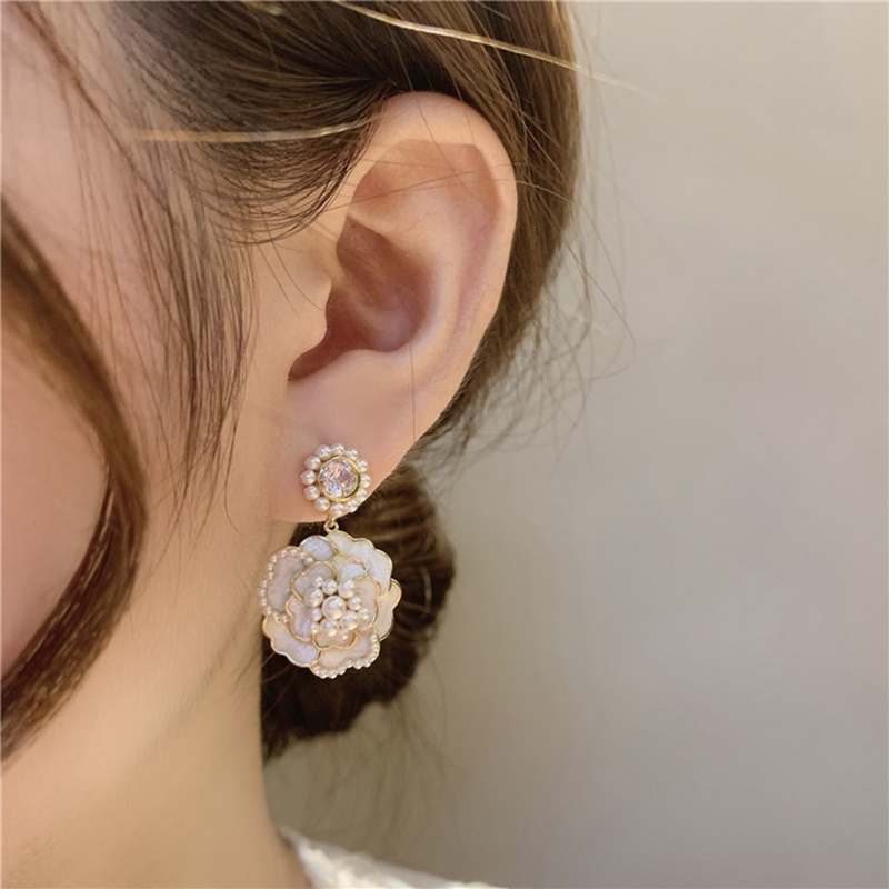 Anting Tusuk Silver Desain Bunga Camellia Hias Mutiara Untuk Wanita