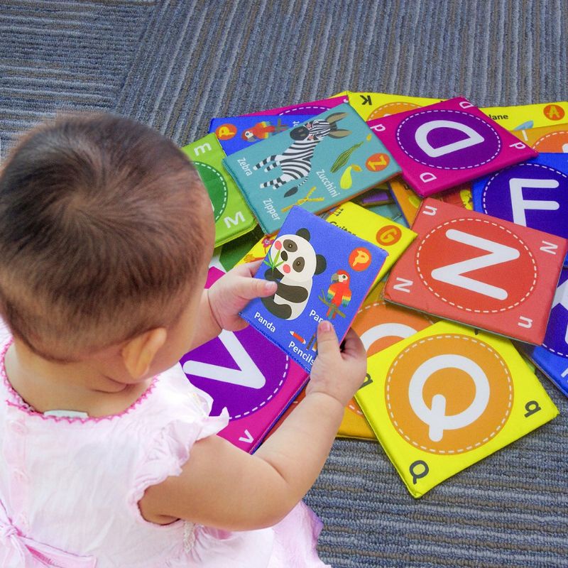 Mainan Edukasi Bayi Soft Flash Card Huruf Kartu Pintar Bahan Kain Alphabet Teytoy Baby Soft Alphabet FlashCards Toys, Baby Early Learning Puzzle Toy ABC with Storage Bag, Washable Soft Cloth Sensory Toy Buku Bantal Kain Bayi Hitam putih Kado Ultah Anak