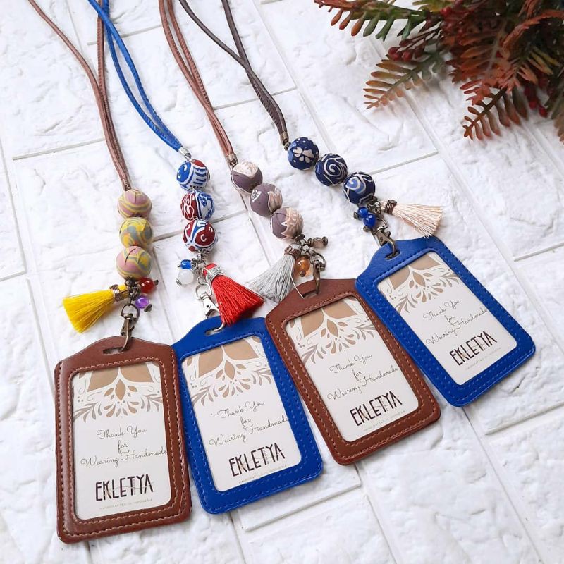 

Kalung ID Card Batik Bola Tassel