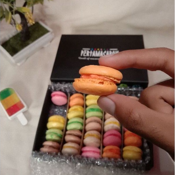 

MACARON SPECIAL ( Isi 75pcs )
