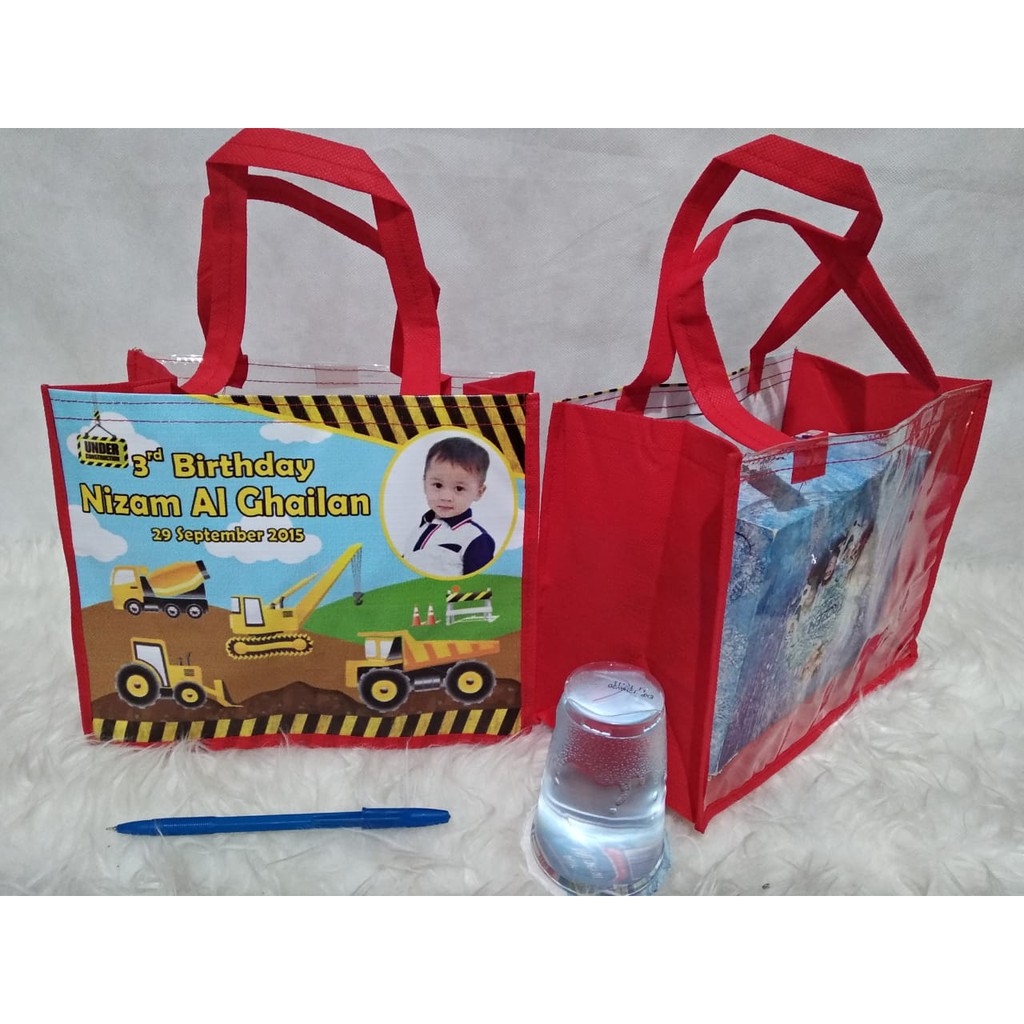 

Tas spunbond FP MIKA CUSTOM MEDIUM MIN 30 Goodiebag souvenir ulang tahun anak unik goody ultah MURAH