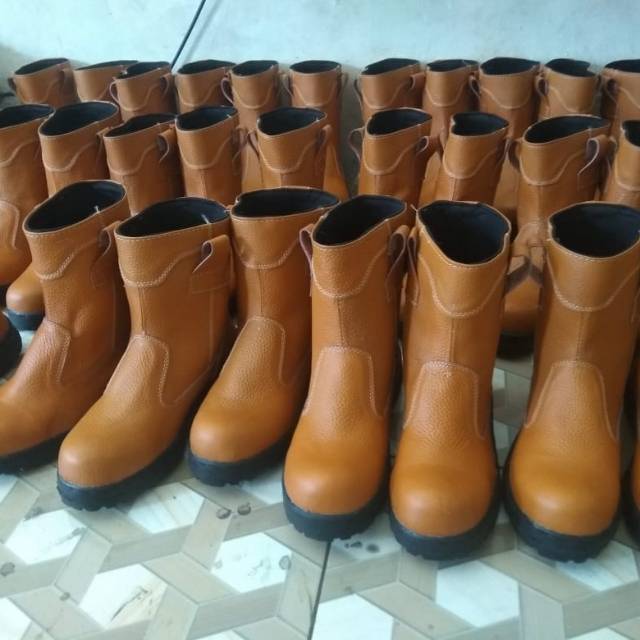 Sepatu septi ujung besi full kulit sapi