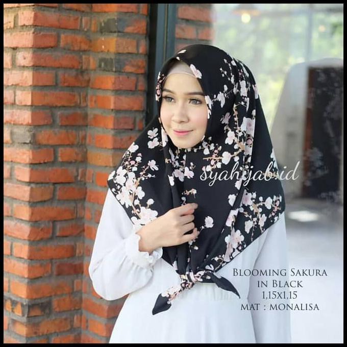 Promo  Hijab Sakura Blooming Square Segi Empat Satin Motif Bunga P2357
