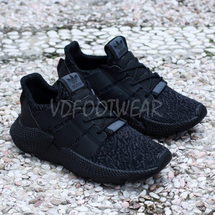 SEPATU SNEAKERS PRIA ADIDAS PROPHERE FULL BLACK PREMIUM