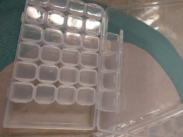 [best Quality] Kotak Penyimpanan Perhiasan Genenic Seperate Box 28 Slot