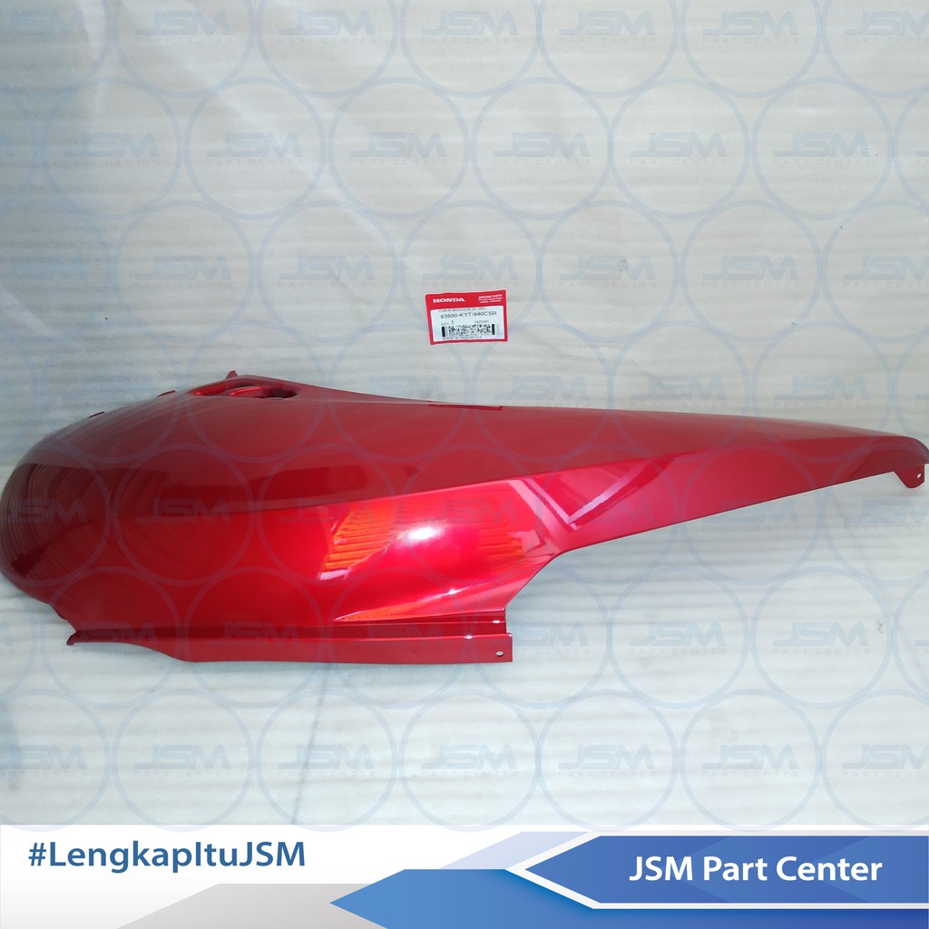 COVER BODY MERAH SCOOPY KANAN 83500-KYT-940CSR