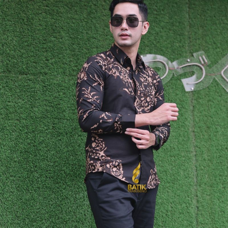 Batik Pria Hitam Model Kemeja Batik Pria Slimfit Masa Kini Baju Batik Atasan Pria Terbaru 2022 Batik Pria Lengan Panjang Baju Atasan Pria Dewasa Modern Original Batik Solo Baju Batik Pria Lengan Panjang