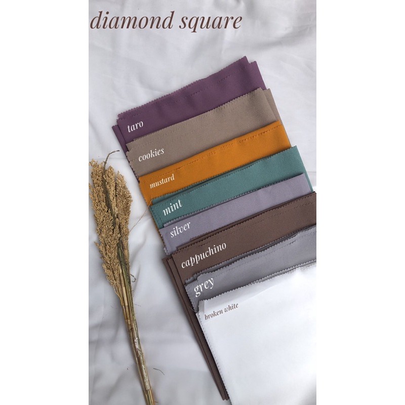 Jilbab Segiempat Melody Square Lasercut/jahit tepi Diamond