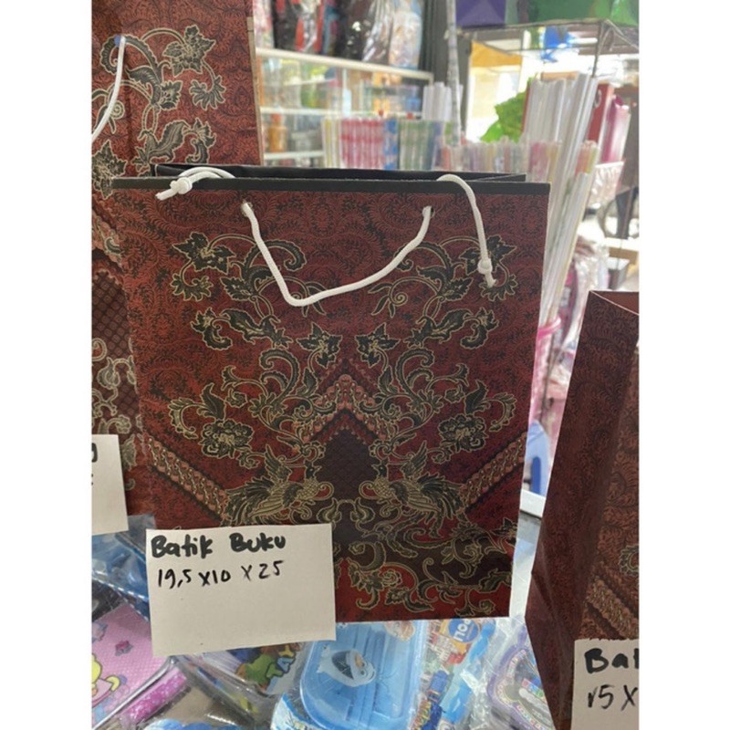 

Paper Bag Batik Merah Buku