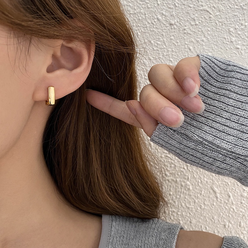 Anting Bentuk Persegi Gaya Retro