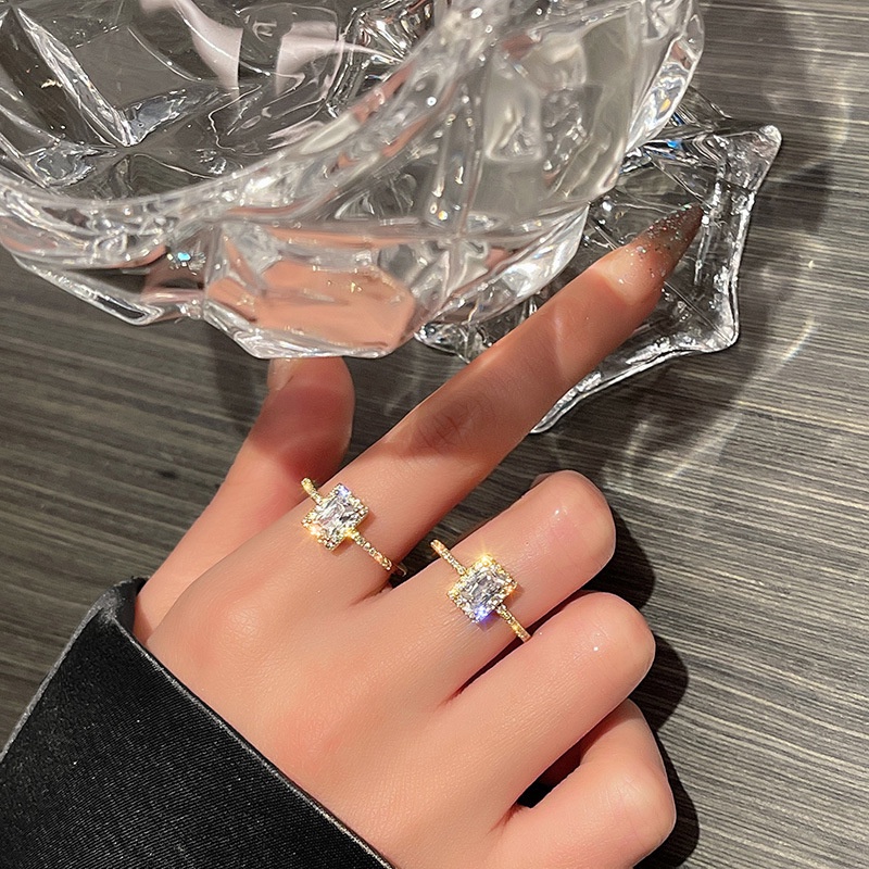 Cincin Wanita Model Terbuka Bentuk Kotak Hias Kristal Gaya Korea Adjustable Untuk Pesta / Hadiah