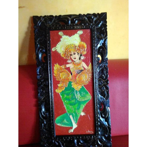 Lukisan Penari Bali dan Bingkai Ukiran Bali