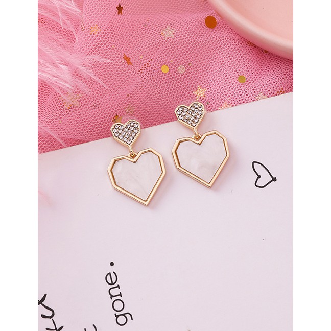 LRC Anting Tusuk Fashion Golden Love Heart Earrings With Diamonds D63815