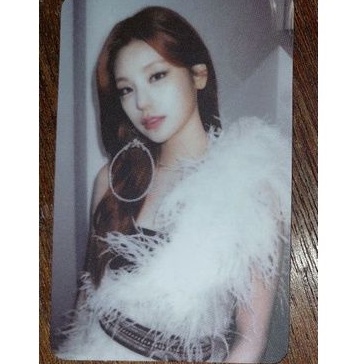 itzy guess who limited edition photocard yeji